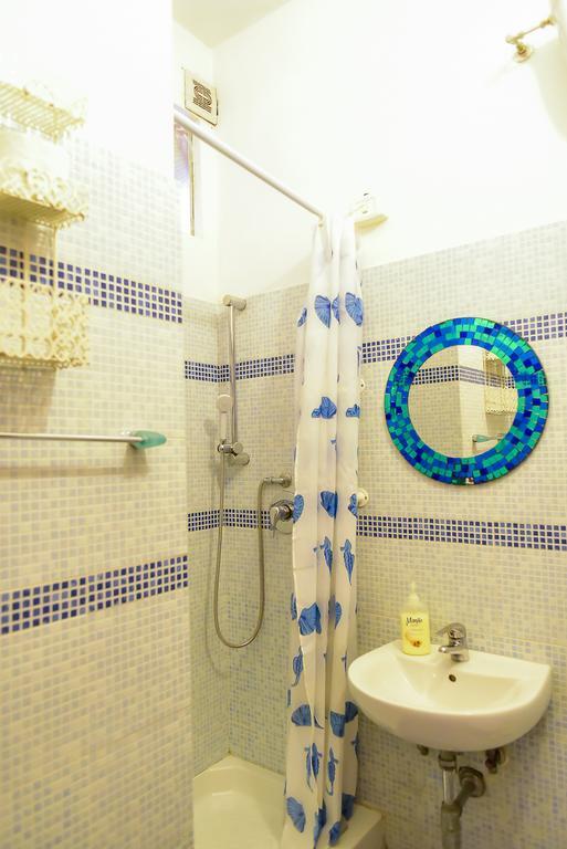 Casa Vacanza Frendy - Free Airport Transportation On Arrival If You Book An Apartment Of Minimum 3 Nights And 6 People Rom Exterior foto