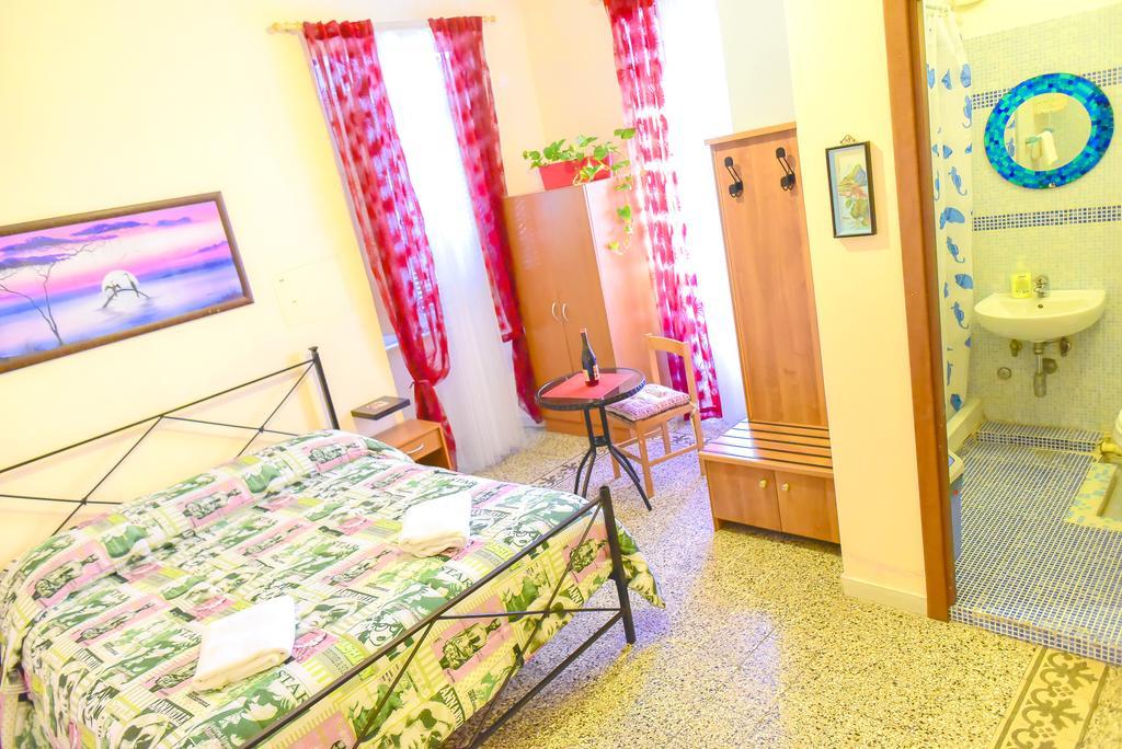 Casa Vacanza Frendy - Free Airport Transportation On Arrival If You Book An Apartment Of Minimum 3 Nights And 6 People Rom Exterior foto