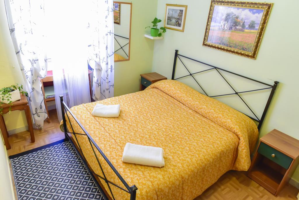 Casa Vacanza Frendy - Free Airport Transportation On Arrival If You Book An Apartment Of Minimum 3 Nights And 6 People Rom Exterior foto
